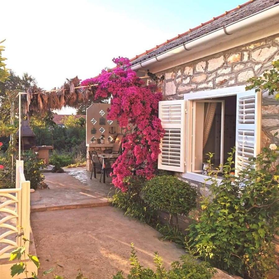 Adorable Summer House By The Sea Zapuntelo Exterior foto